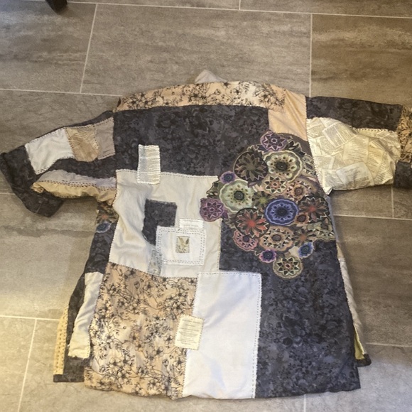 Patchwork quilted double sided jacket - Picture 4 of 14